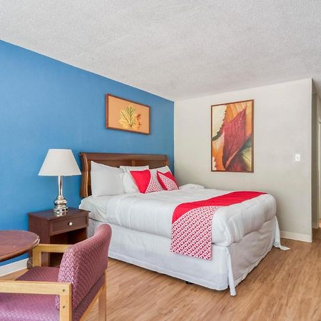 Oyo Hotel Battleboro Bagian luar foto