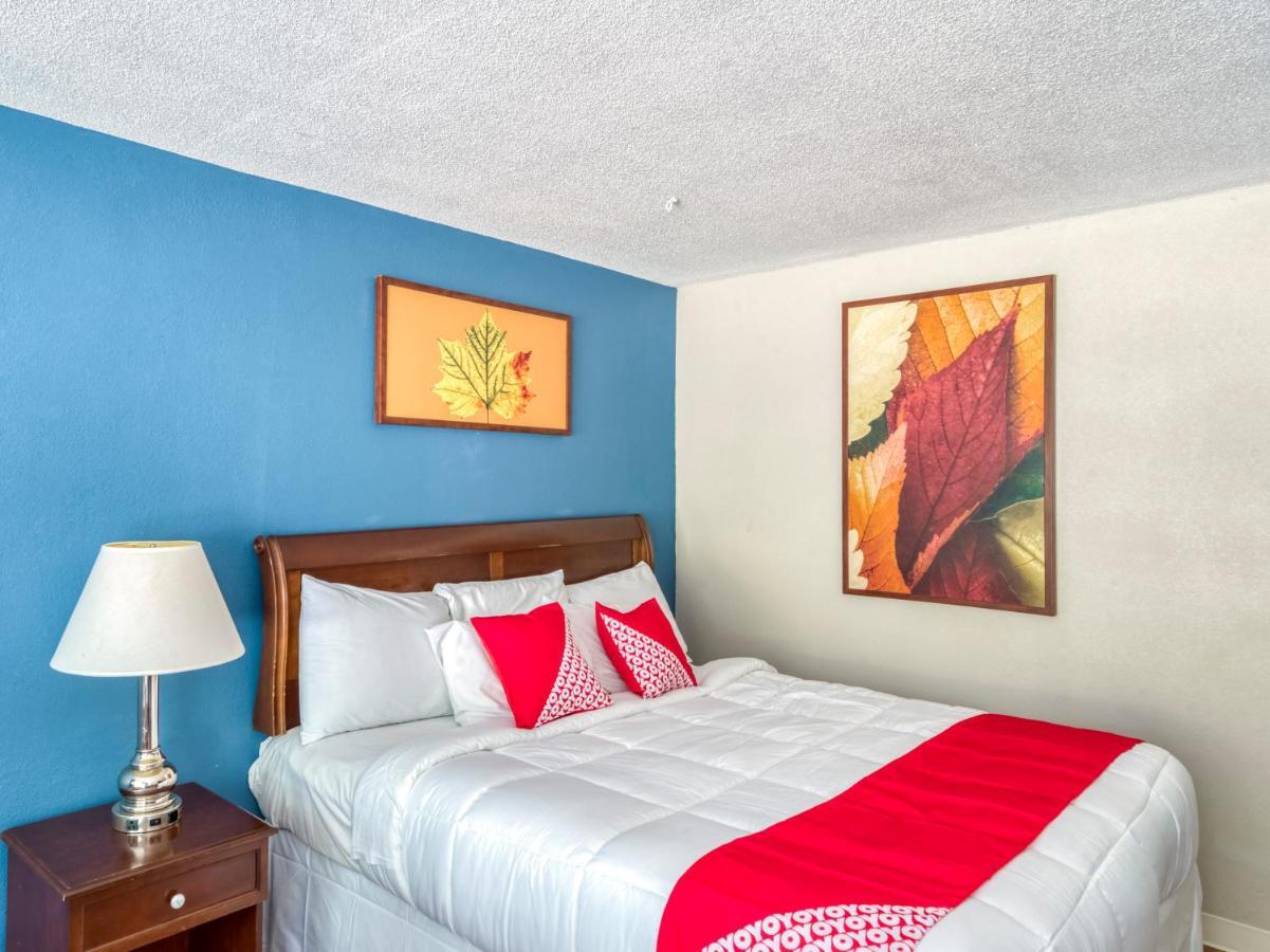 Oyo Hotel Battleboro Bagian luar foto