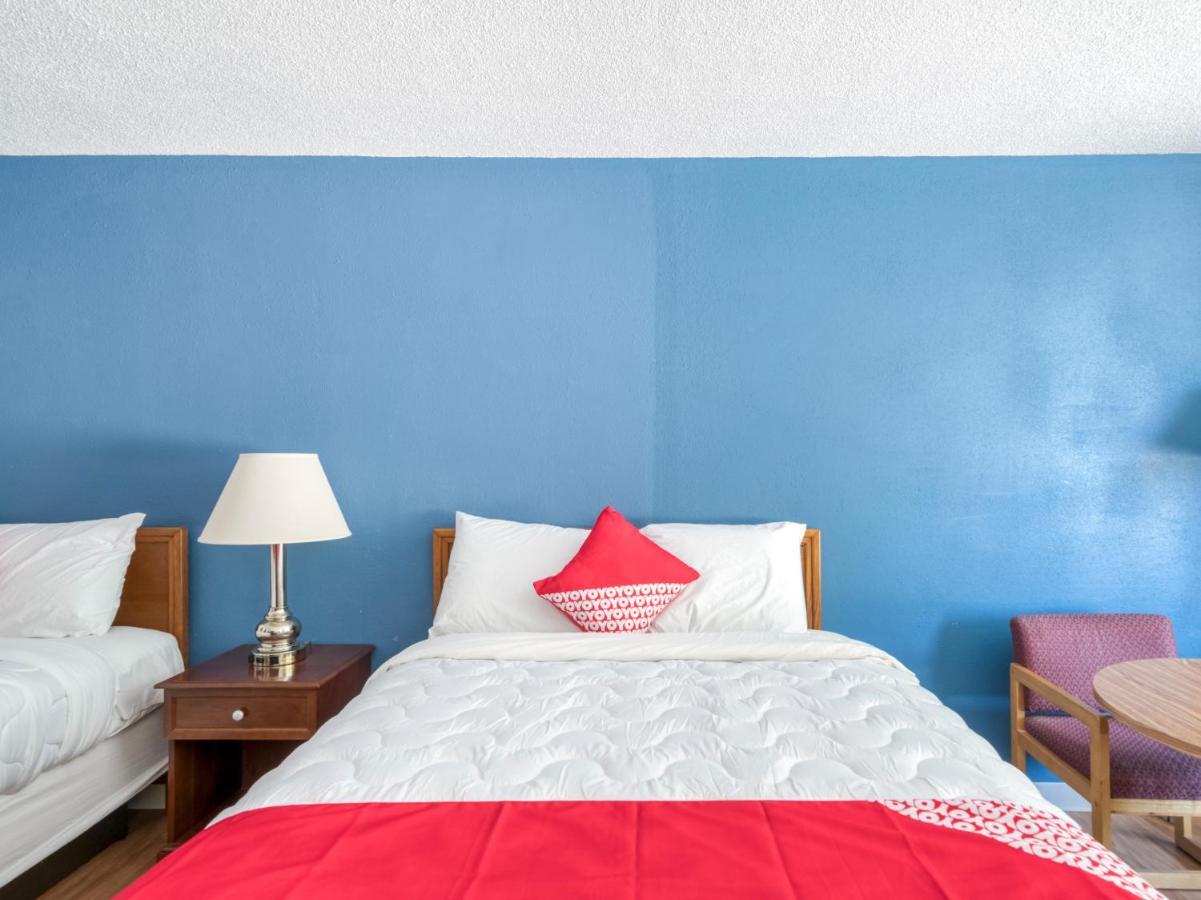 Oyo Hotel Battleboro Bagian luar foto